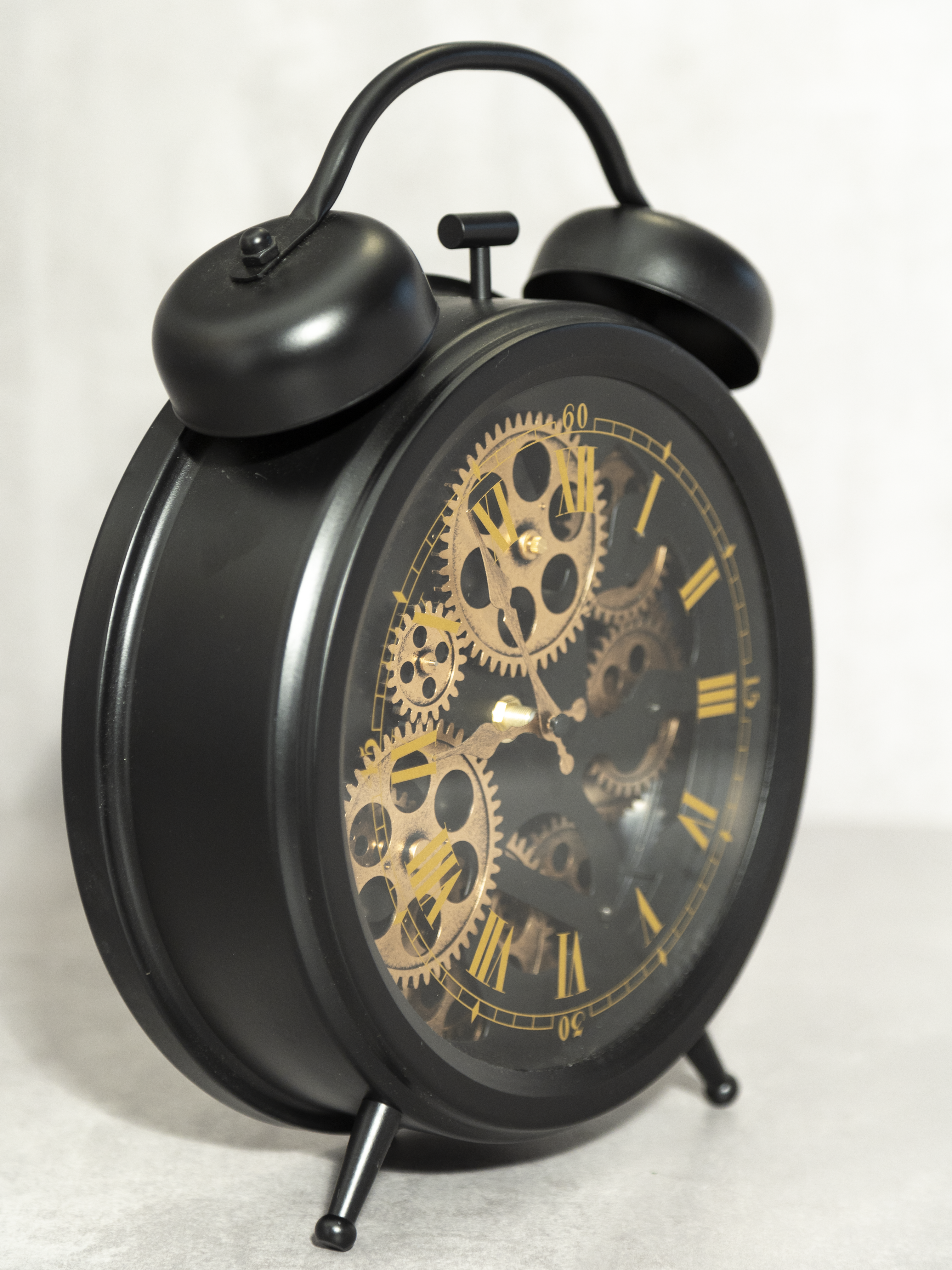 Uhr in Wecker-Optik mit beweglichen Zahnrädern H35 cm